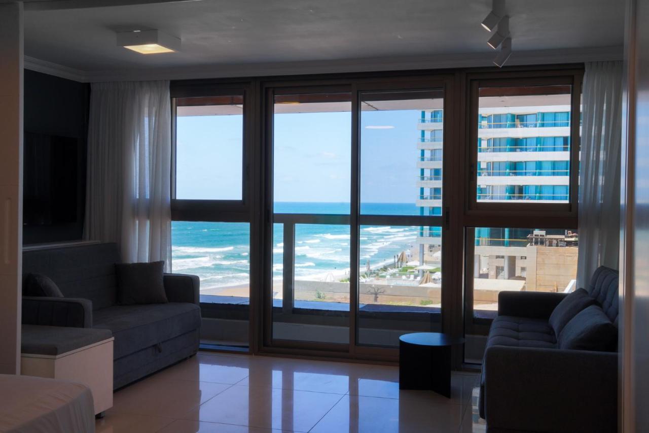 Beachfront Boutique Apartment Herzelia Exterior foto