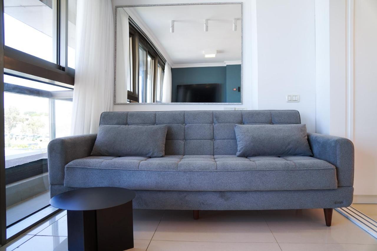 Beachfront Boutique Apartment Herzelia Exterior foto